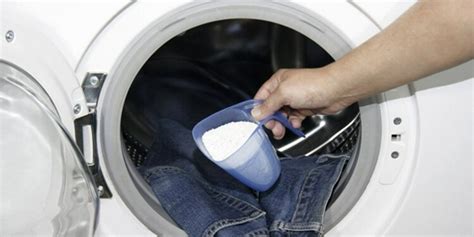 内裤、袜子应该用洗衣机洗还是手洗？看看实验结果，别再固执己见