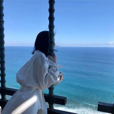 超甜美女生侧面头像图片
