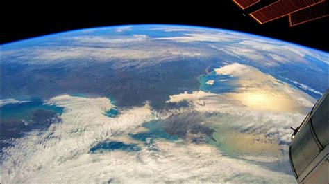 从太空看地球从窗口的国际空间站3d 例证, 这个图的元素完成了美国宇航局背景图片免费下载_海报banner/高清大图_千库网(图片编号6170135)