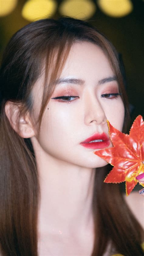 戚薇头像非主流
