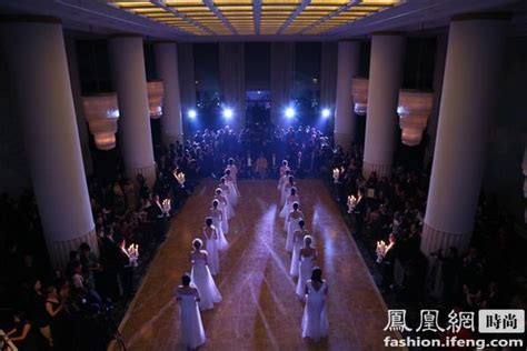 上海举行国际元媛舞会 名流千金竞芳华 - 视点聚焦 - 福建妇联新闻