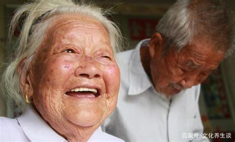 世界最长寿夫妻 百岁老人长寿秘诀_百姓民生_新闻_99健康网