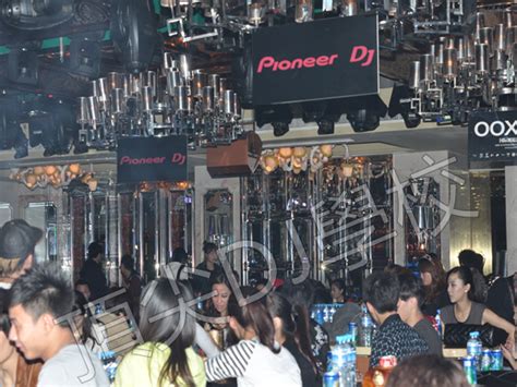 2011年先锋DJ大赛成都皇家一号酒吧_合肥顶尖DJ培训学校