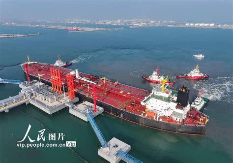 山东东营港首次靠泊10万吨级油轮【6】--图片频道--人民网