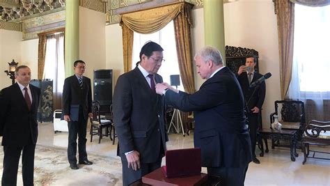 俄罗斯驻华大使为中国前财长楼继伟授予友谊勋章 - 2018年12月11日, 俄罗斯卫星通讯社