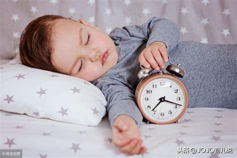 梦见哄婴儿睡觉（婴儿困了就会自己睡觉）-幼儿百科-魔术铺