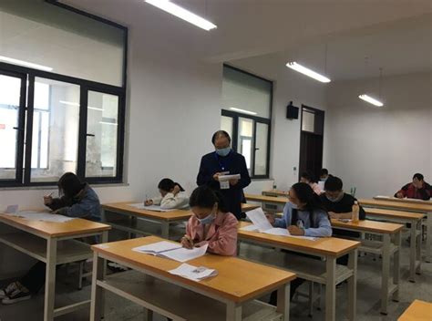 学校举行2020年襄阳市行业企业定向培养招生考试-襄阳职业技术学院
