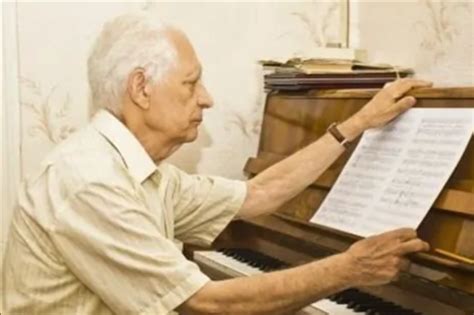怎样自学钢琴 中老年钢琴入门教程26课