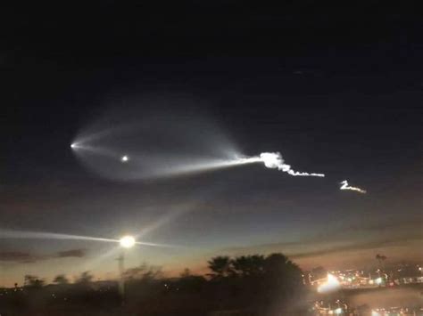 9月21日晚，新疆多地网友拍摄到天空出现巨大发光不明飞行物……|不明飞行物|新疆_新浪新闻