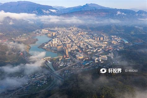 航拍天全县城雾景 图片 | 轩视界