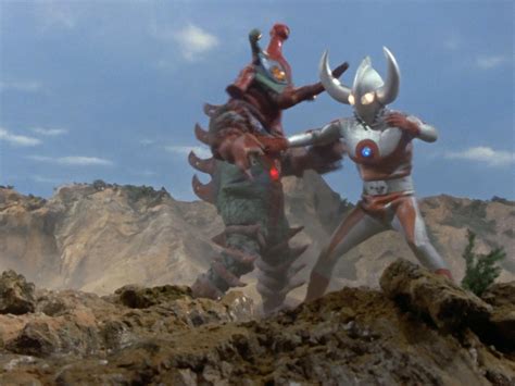 狡猾的希波利特星人，居然把两个骑士变成了铜像，赛罗奥特曼痛殴外星怪兽_腾讯视频