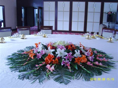 宴会厅百合餐台花,酒楼餐桌花,圆桌中心鲜花,包房饭桌花-,安全快捷-好色彩实体店