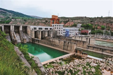 水利部组织多家中央主要媒体到能源公司修水县花桥水电站集中采访小水电生态文明建设