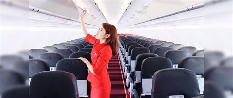 空姐被逼向乘客下跪道歉引不满 航空公司CEO：是我的错 _航空要闻_资讯_航空圈