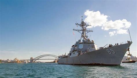 外交部回应美国军舰进入西沙群岛海域：中方坚决反对|界面新闻 · 中国