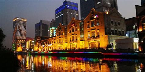 武汉楚河汉街夜景高清图片下载-正版图片500904632-摄图网