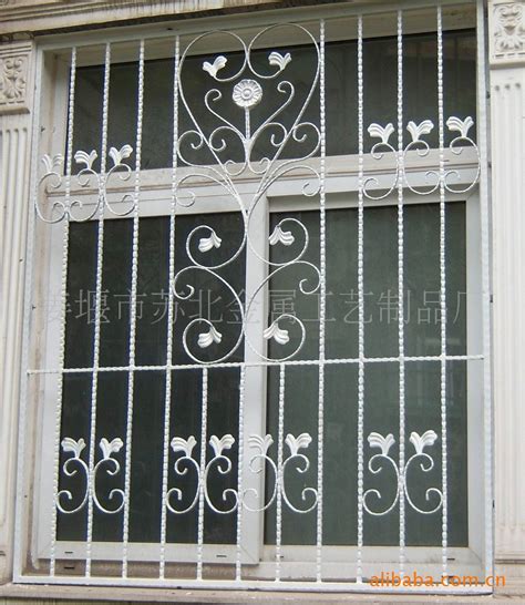 苏北家居欧式铁艺防护窗 金属工艺防盗造型窗 锻打工艺烤漆铁花窗-阿里巴巴