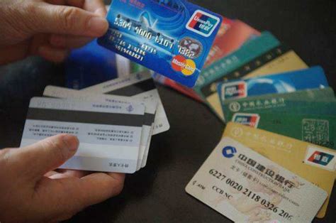 你的银行卡是借记卡还是储蓄卡，有什么区别？-搜狐大视野-搜狐新闻
