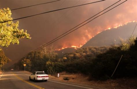 美国加州山火死亡人数升至23人，特朗普斥森林管理“糟糕”_全球速报_澎湃新闻-The Paper