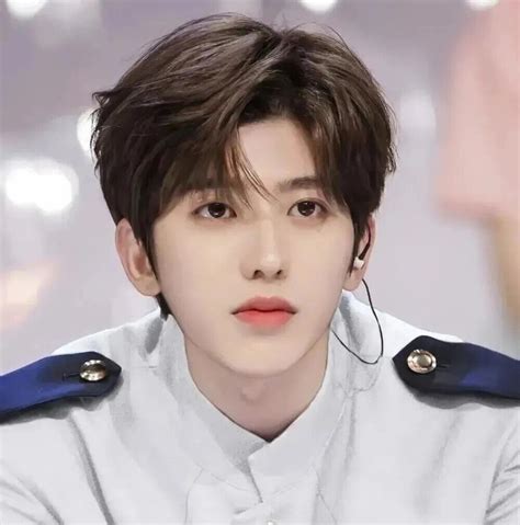 蔡徐坤头像图片