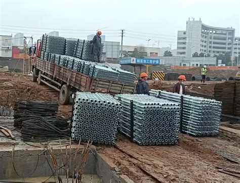 杭州中环防撞护栏首件顺利浇筑