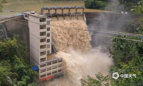 广西南丹县遭大暴雨袭击 受灾现场一片狼藉-图片频道