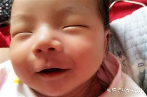 小宝宝睡觉微笑，还常笑出声，宝宝这是怎么了呢？真的只是做梦么 - 知乎