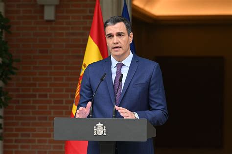 西班牙女部长确诊，老公是副首相，这几天才和国王握过手…_凤凰网