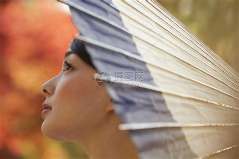 打伞的和服女性高清图片下载-正版图片502063506-摄图网
