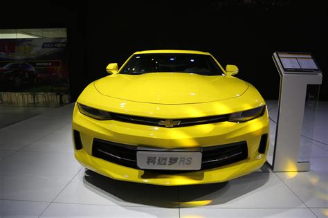 全新的雪佛兰Camaro跑车 入驻天津港_汽车_凤凰网