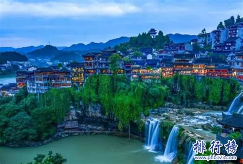 湖南湘西旅游必去十大景点，湘西哪里好玩景点排名(2)_巴拉排行榜