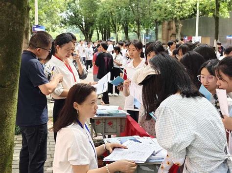 外国语学院赴梁平中学展开了2023年招生宣传工作-重庆师范大学外国语学院