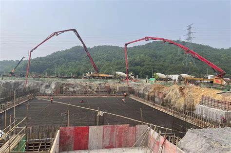 中能建建筑集团有限公司 工程建设 安庆垃圾电站：垃圾池地板顺利浇筑