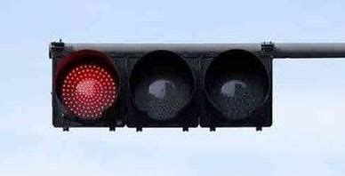 我国红绿灯最多的一公里，每30米就有一个，不堵车也要走30分钟|堵车|红绿灯|交通事故_新浪新闻