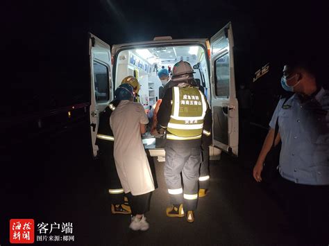 海南高速深夜突发车祸！两货车追尾致一人被困，消防紧急救援
