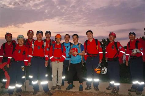 海南蓝天救援队队员与大部队集结后，正飞赴土耳其地震灾区参与救援-新闻中心-南海网