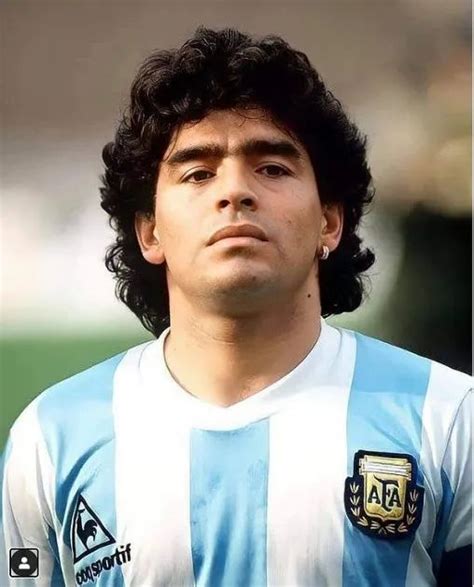 马拉多纳去世，阿根廷举国哀悼三天，一个足球运动员他凭什么？_凤凰网