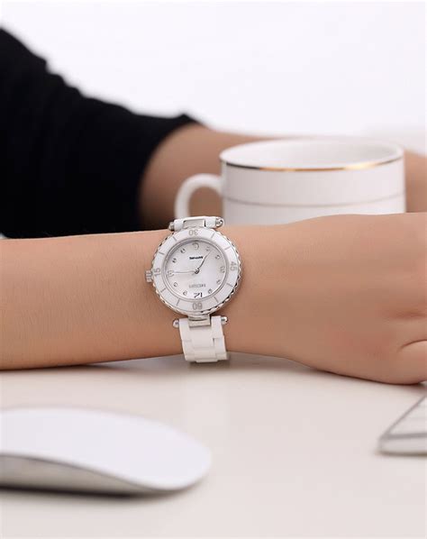 白色腕表推荐平价品牌女士-女士手表品牌排行榜，哪个品牌的手表质量好？-东诚表业