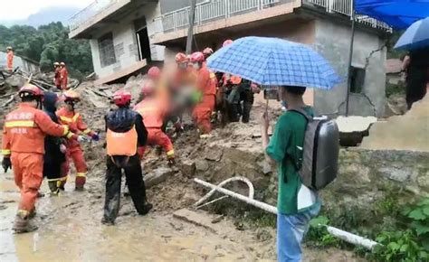 四川达州宣汉县连续降雨 山体塌方阻交通-图片-中国天气网