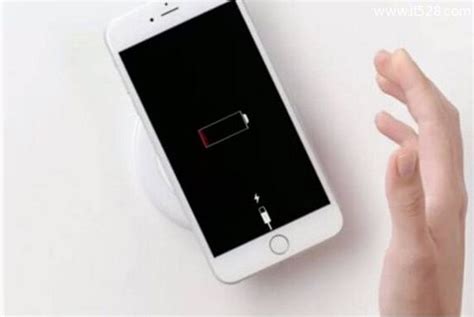 iPhone充电充不进去怎么办？解决苹果无法充电的技巧