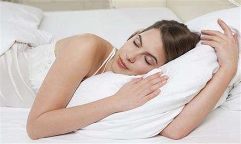 睡觉流口水是怎么回事？成人睡觉流口水怎么治？