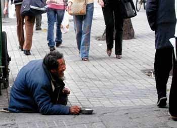 103岁老人河南街头乞讨被找到 称乞讨为贴补儿子 - 社会 - 关注 - 济宁新闻网