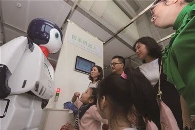机器人管家来啦_杭州国辰机器人科技有限公司