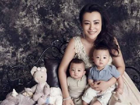 张雨绮喜获双子，网友质疑：为什么明星生孩子都是龙凤胎双胞胎？