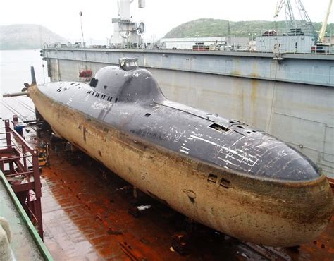 二战潜艇还是平头，为何战后潜艇大都成了水滴型？为了隐身性能__凤凰网