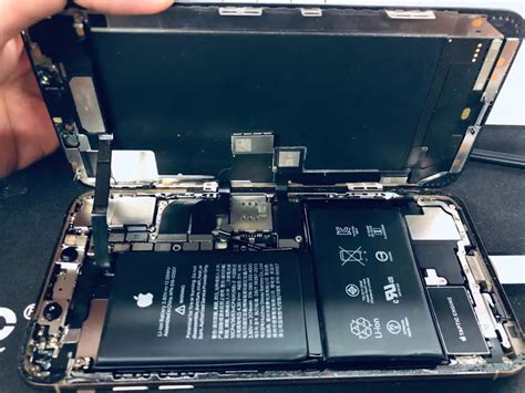 iFixit iPhone 11 Pro Max完整拆解报告：电池变大变厚，存在反向充电硬件_凤凰网
