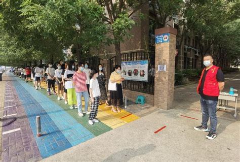 郑州市管城回族区第二实验小学有序组织12—17岁人群进行新冠疫苗接种_教育_资讯_河南商报网