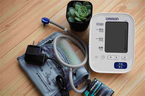 鱼跃YE655D电子血压计语音背光大屏显示家用测血压仪器老人高血压_虎窝淘