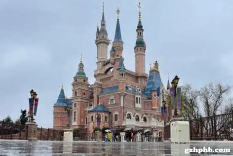 迪士尼下雨天有花车巡游吗（上海迪士尼花车巡游下雨还能正常吗）_生活_天鹮网