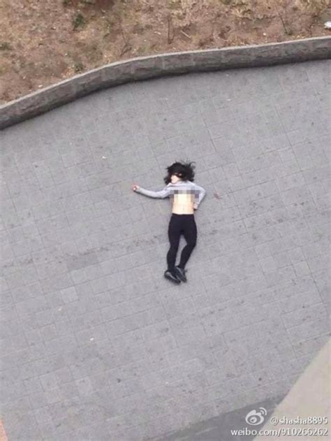 女子在北京SOHO现代城跳楼身亡 跳楼时上身裸露- 中国日报网